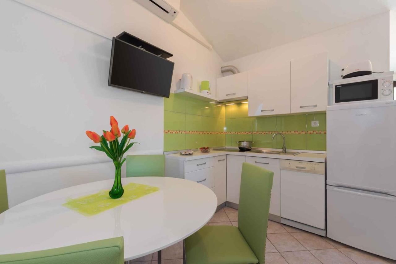 Apartments In Ravni/Istrien 30383 المظهر الخارجي الصورة