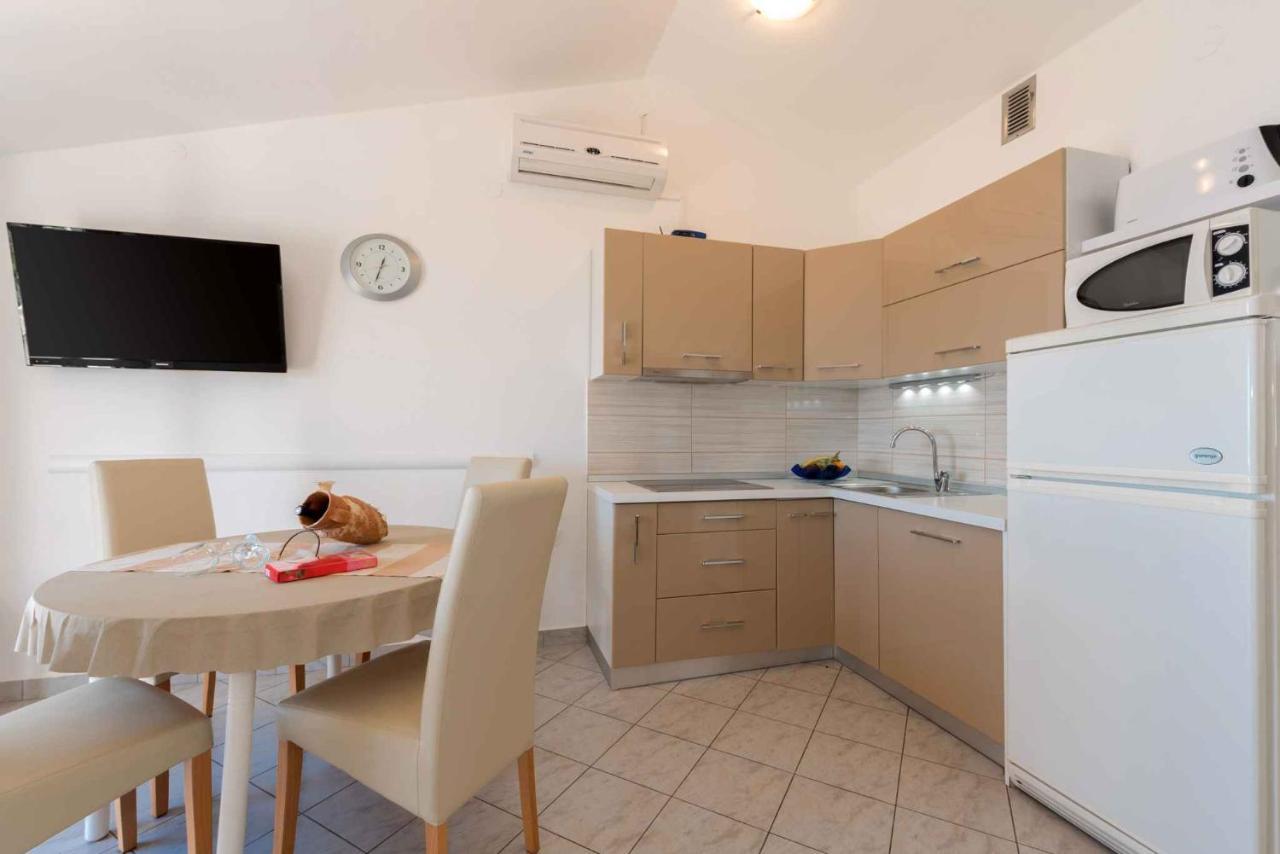 Apartments In Ravni/Istrien 30383 المظهر الخارجي الصورة
